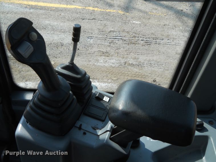 image for item HO9533 2005 Volvo L30B  wheel loader