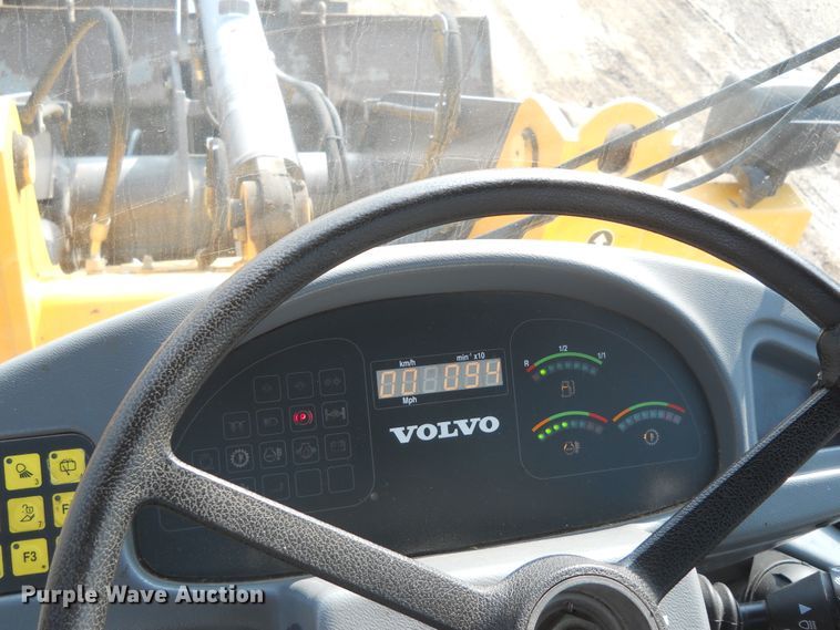 image for item HO9533 2005 Volvo L30B  wheel loader