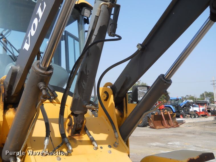 image for item HO9533 2005 Volvo L30B  wheel loader