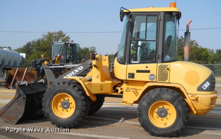 image for item HO9534 2004 Volvo L30B  wheel loader