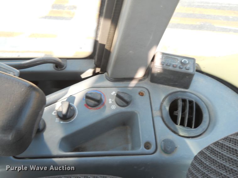 image for item HO9534 2004 Volvo L30B  wheel loader