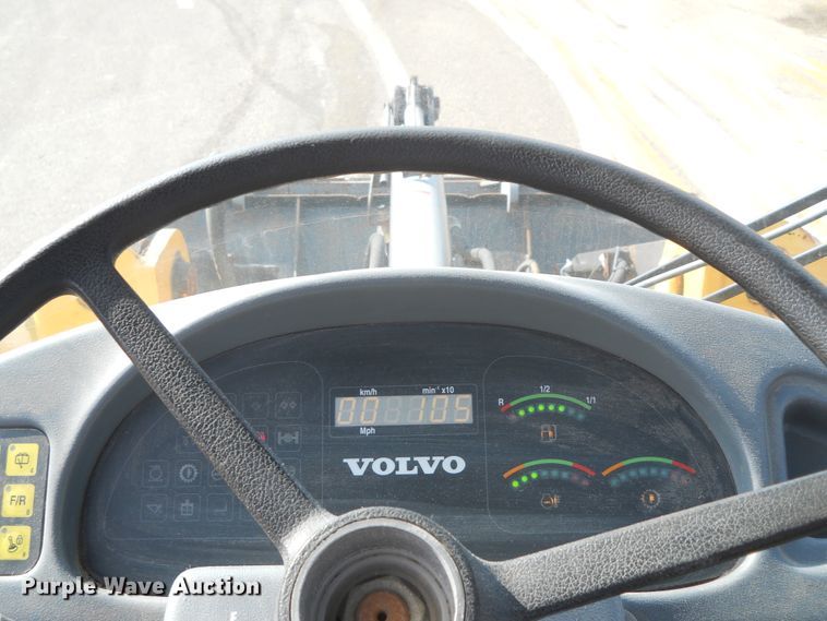 image for item HO9534 2004 Volvo L30B  wheel loader