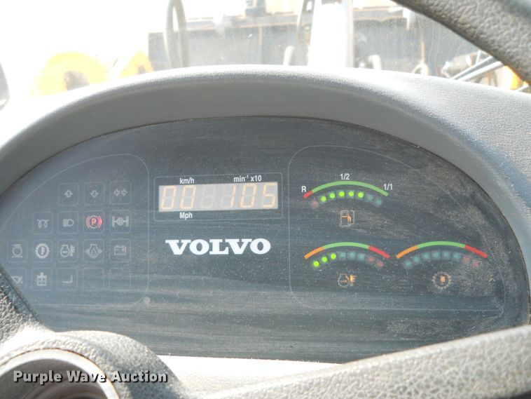 image for item HO9534 2004 Volvo L30B  wheel loader