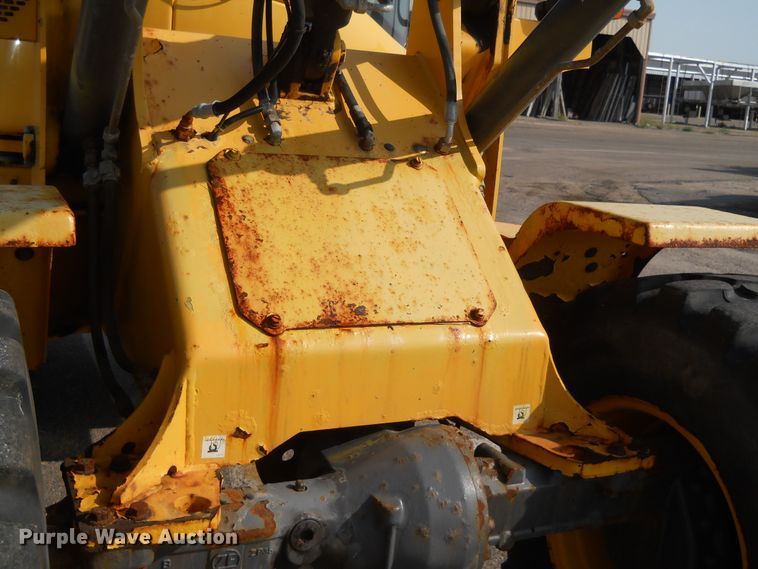 image for item HO9534 2004 Volvo L30B  wheel loader