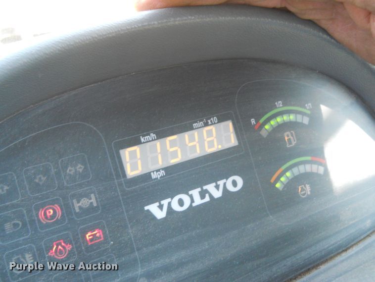 image for item HO9534 2004 Volvo L30B  wheel loader