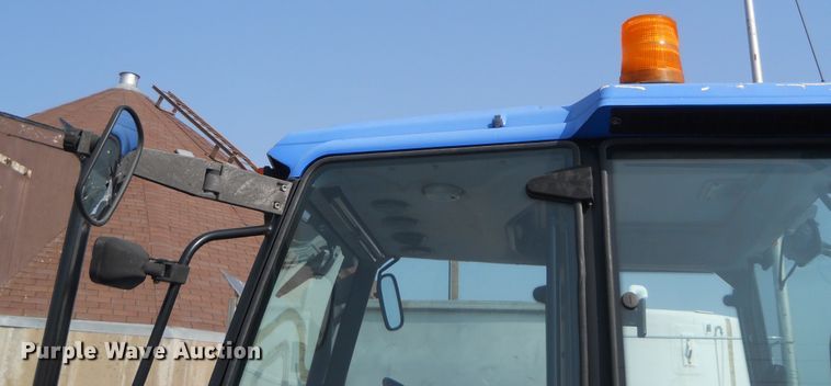 image for item HO9535 2001 New Holland TS100  tractor