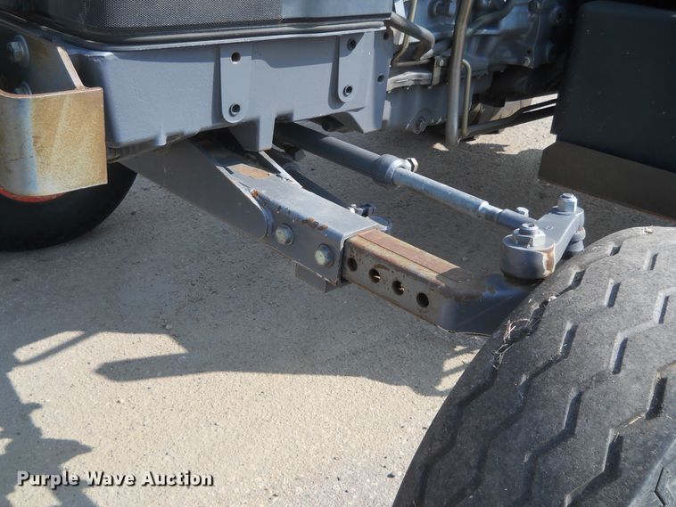 image for item HO9535 2001 New Holland TS100  tractor