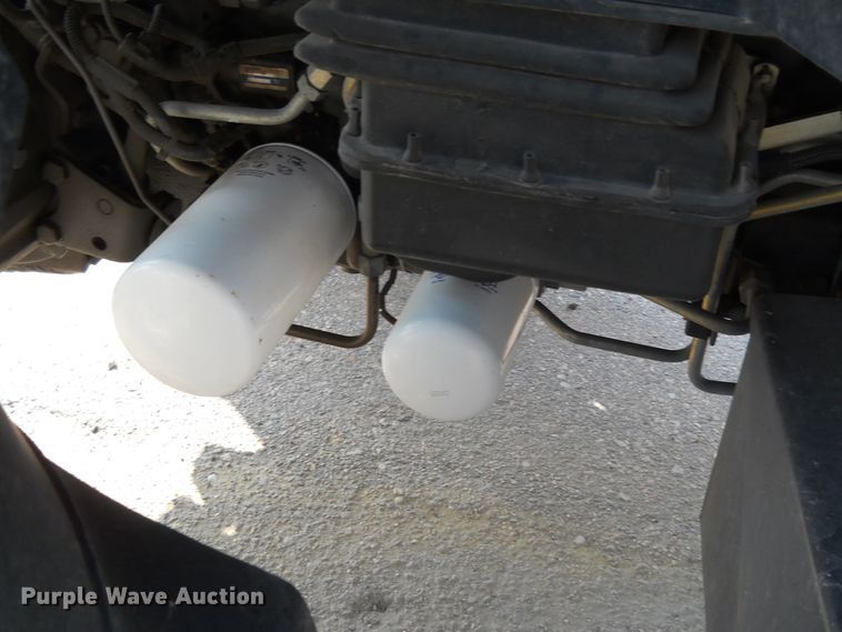 image for item HO9535 2001 New Holland TS100  tractor