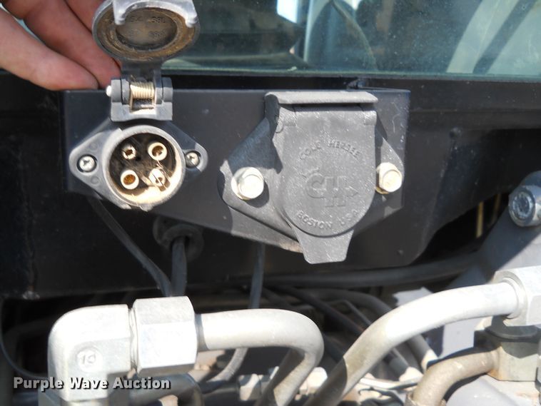 image for item HO9535 2001 New Holland TS100  tractor