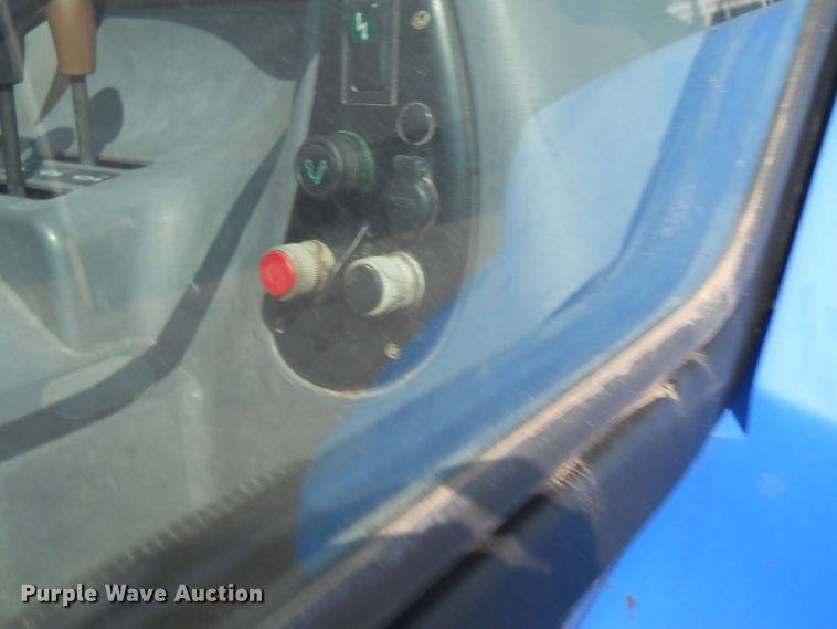 image for item HO9535 2001 New Holland TS100  tractor