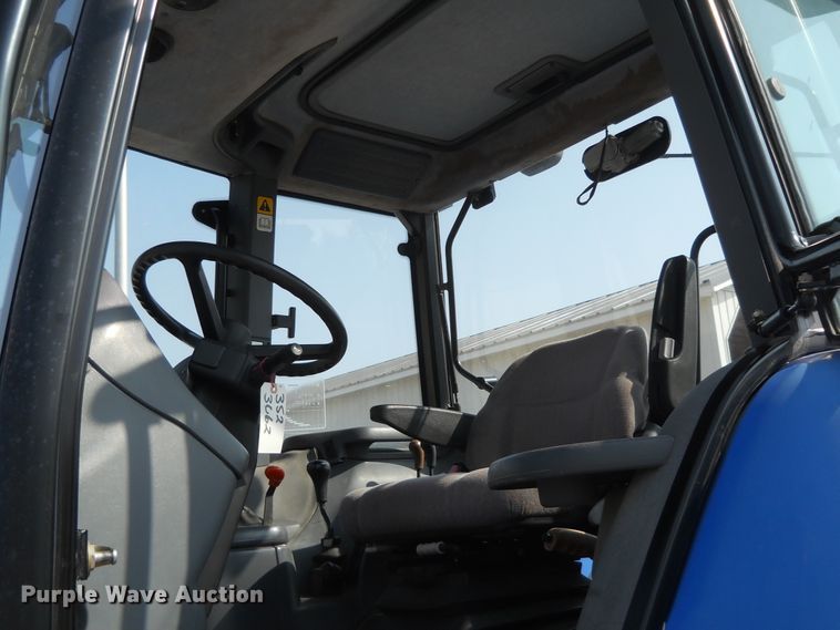 image for item HO9535 2001 New Holland TS100  tractor