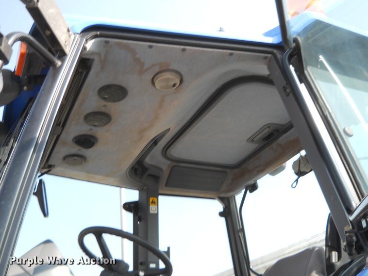 image for item HO9535 2001 New Holland TS100  tractor