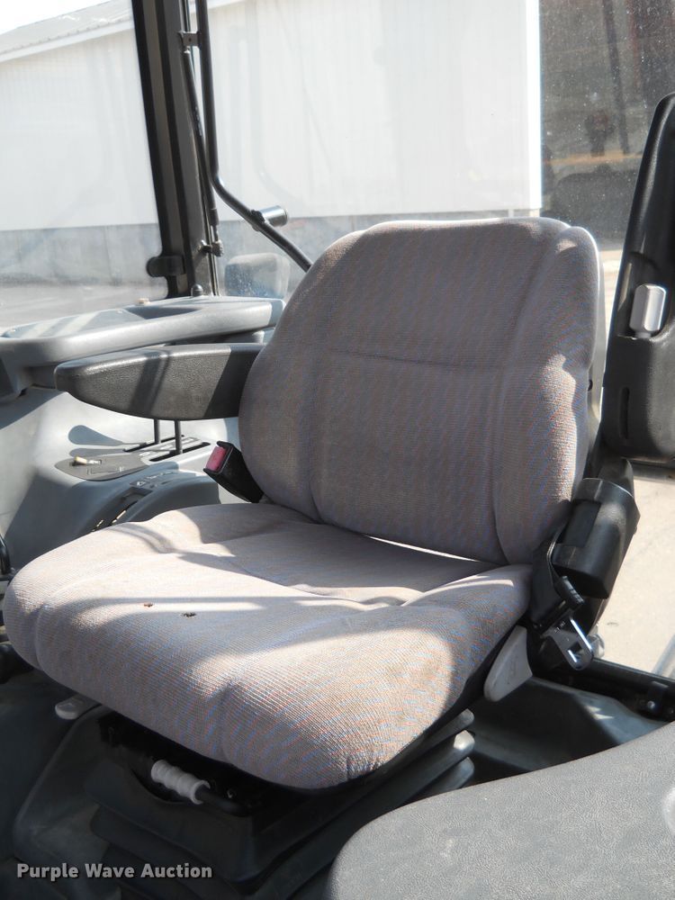 image for item HO9535 2001 New Holland TS100  tractor