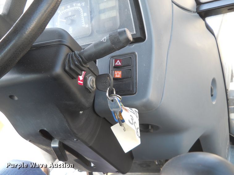 image for item HO9535 2001 New Holland TS100  tractor