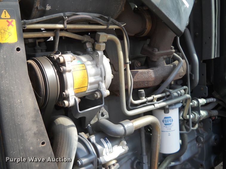 image for item HO9535 2001 New Holland TS100  tractor