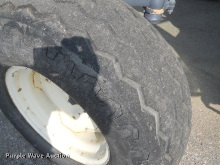 image for item HO9535 2001 New Holland TS100  tractor