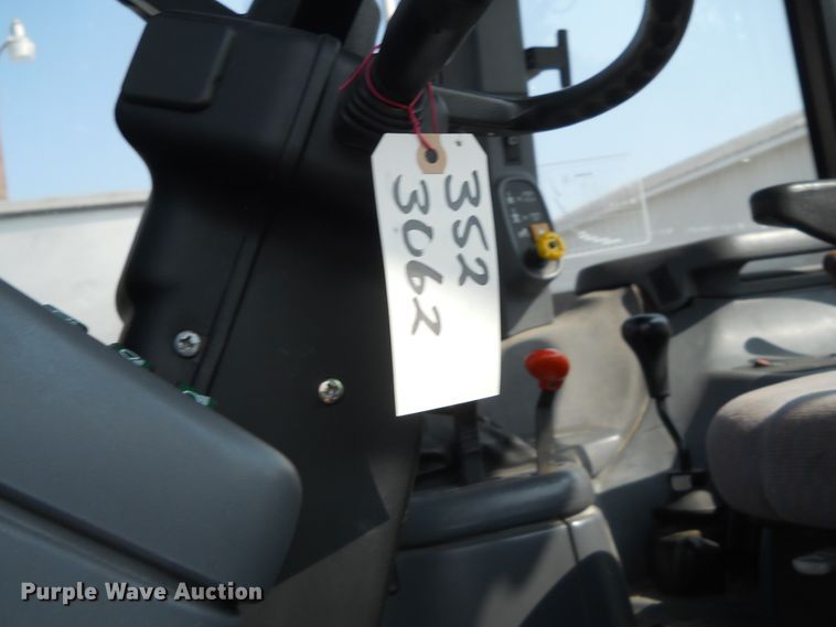 image for item HO9535 2001 New Holland TS100  tractor