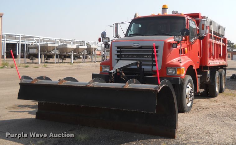 image for item HO9538 2003 Sterling LT7501  dump truck