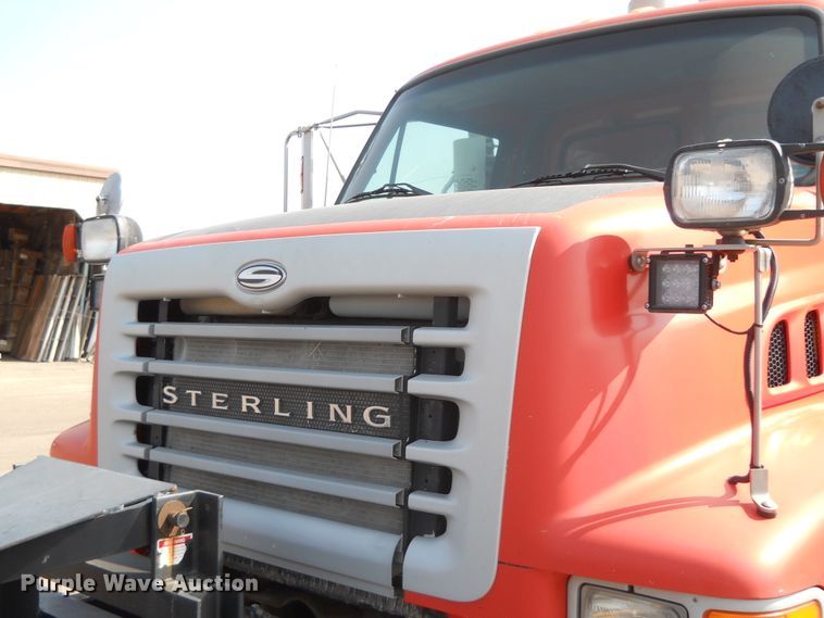 image for item HO9538 2003 Sterling LT7501  dump truck