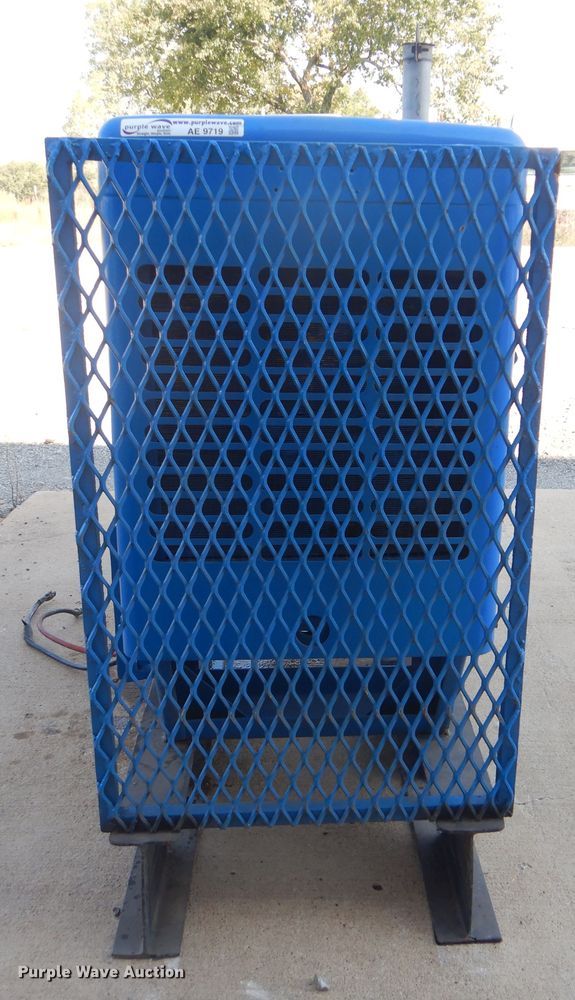 image for item AE9719 1975 Ford 4.19L four cylinder diesel engine