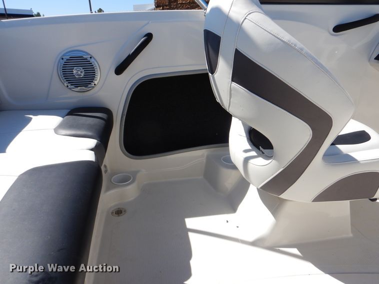 image for item AE9730 2016 Tahoe 400T  boat