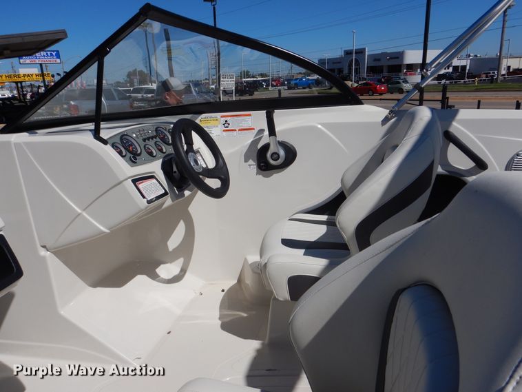 image for item AE9730 2016 Tahoe 400T  boat