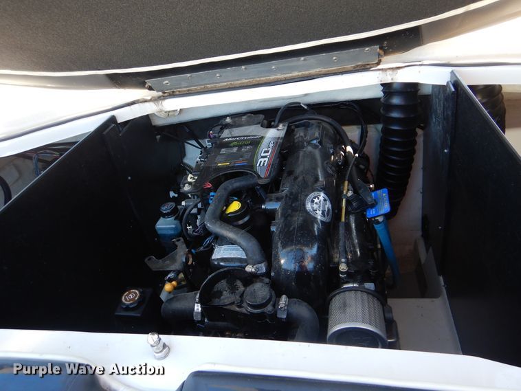 image for item AE9730 2016 Tahoe 400T  boat