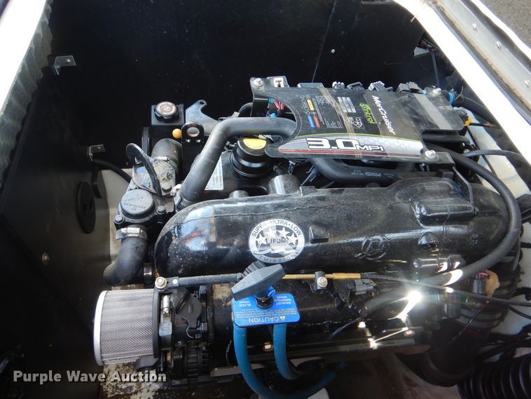 image for item AE9730 2016 Tahoe 400T  boat