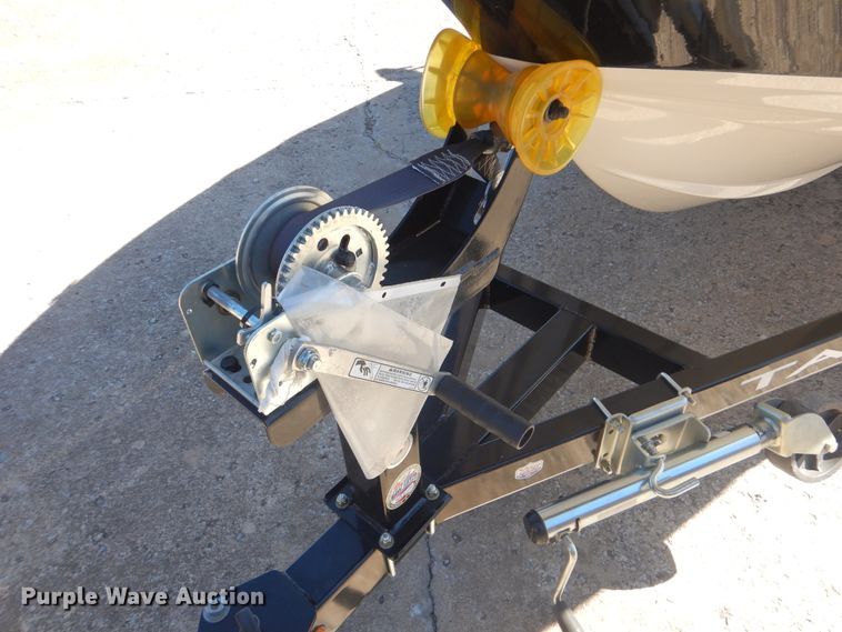 image for item AE9730 2016 Tahoe 400T  boat