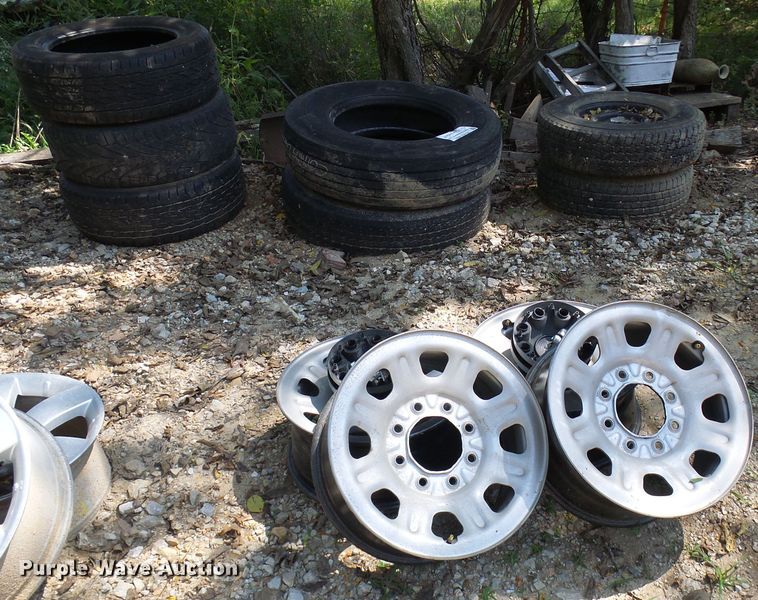 image for item DC2985 Tires and wheels