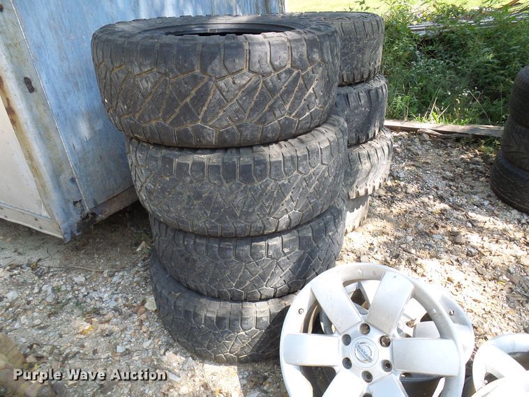 image for item DC2985 Tires and wheels
