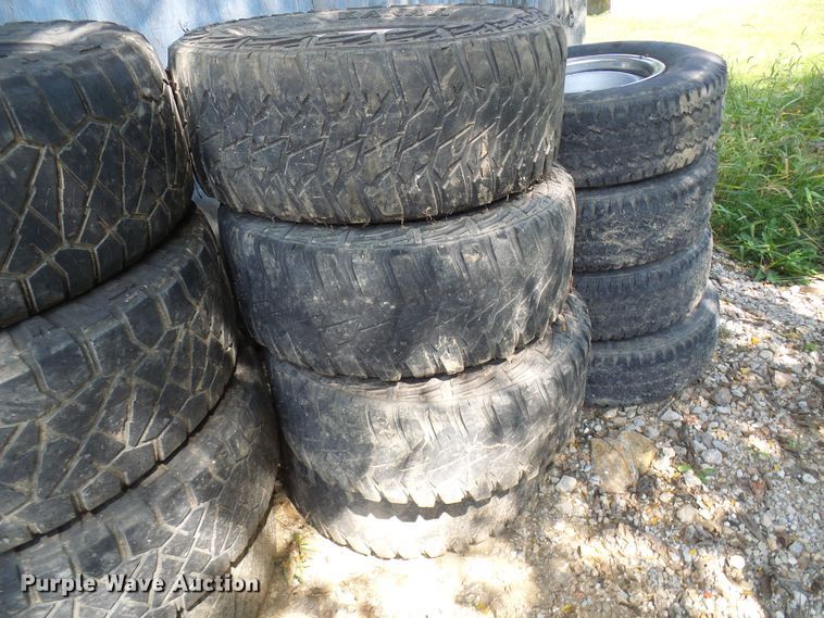 image for item DC2985 Tires and wheels