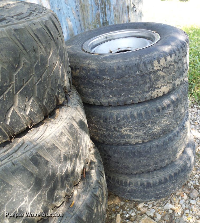 image for item DC2985 Tires and wheels
