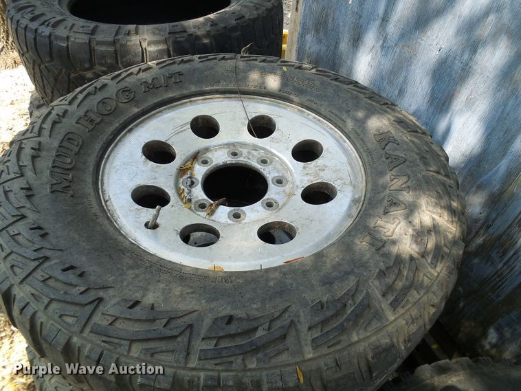 image for item DC2985 Tires and wheels
