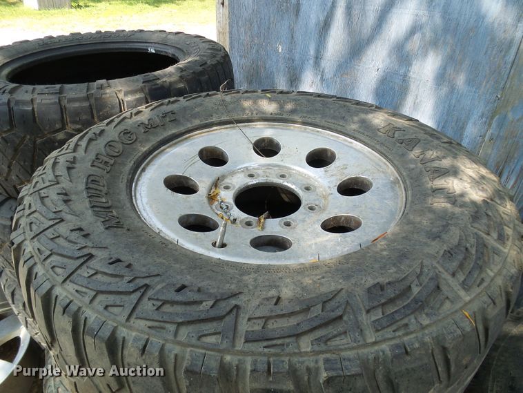 image for item DC2985 Tires and wheels
