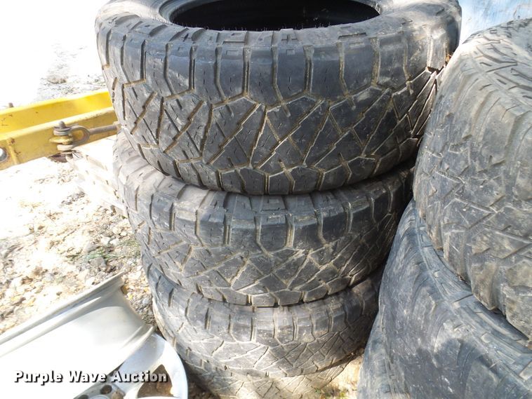 image for item DC2985 Tires and wheels