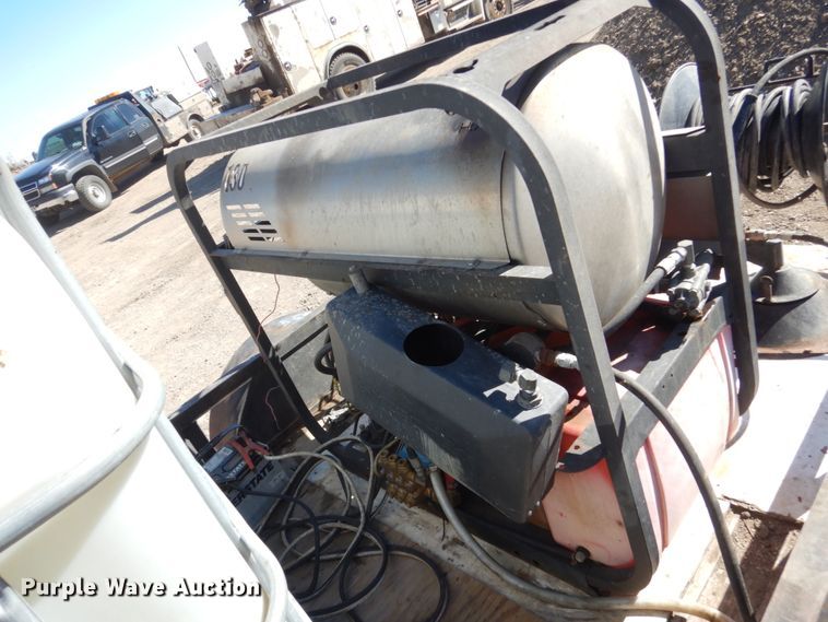 image for item DC8817 2001 Buck Dandy