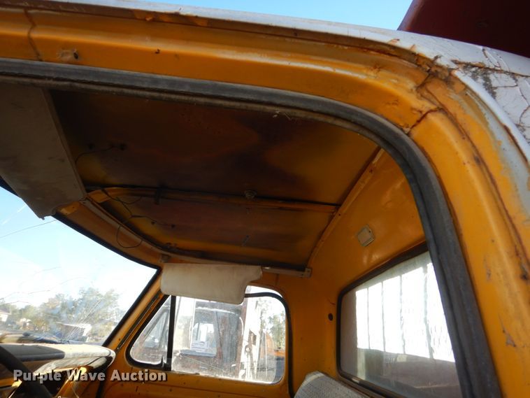 image for item DC8836 1967 Ford F600  flatbed truck