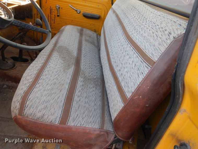 image for item DC8836 1967 Ford F600  flatbed truck