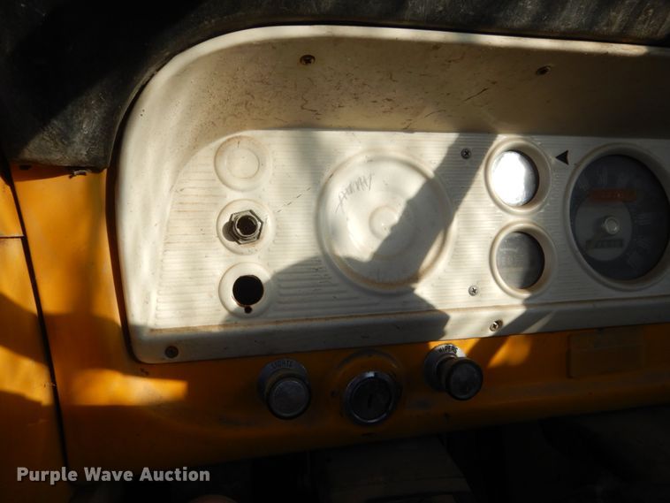 image for item DC8836 1967 Ford F600  flatbed truck