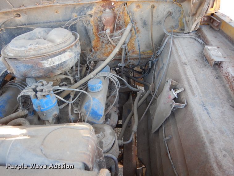 image for item DC8836 1967 Ford F600  flatbed truck