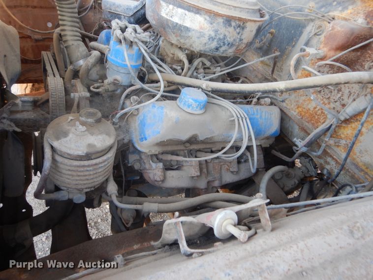 image for item DC8836 1967 Ford F600  flatbed truck