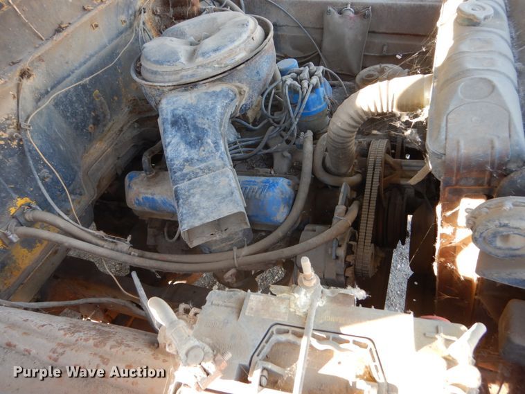 image for item DC8836 1967 Ford F600  flatbed truck