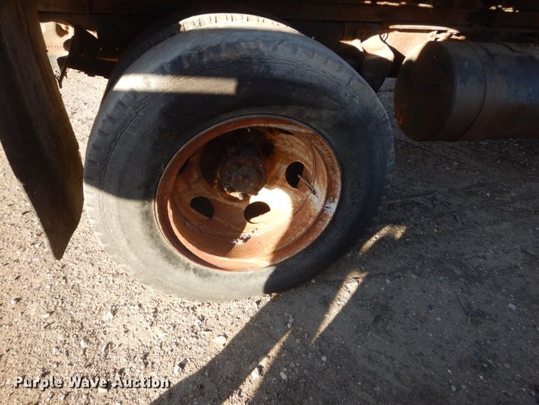 image for item DC8836 1967 Ford F600  flatbed truck