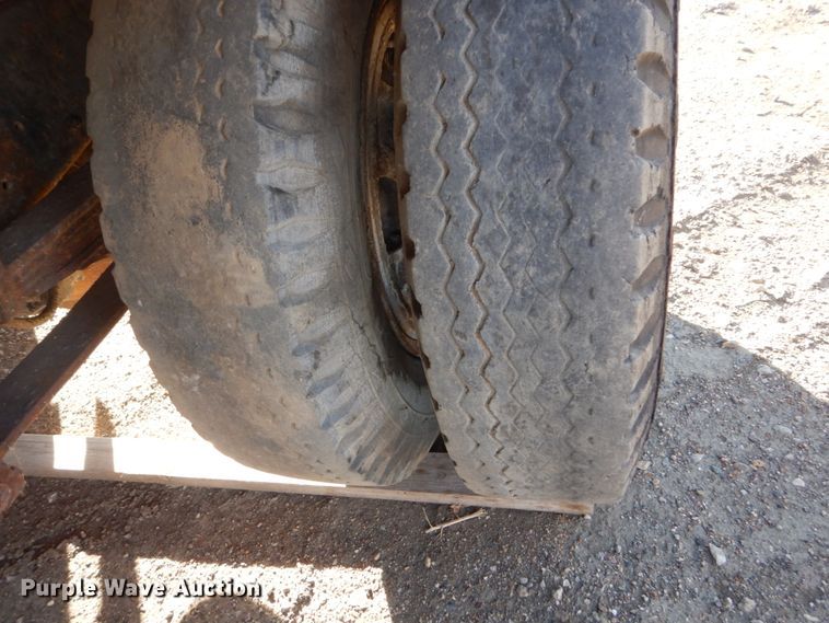 image for item DC8836 1967 Ford F600  flatbed truck