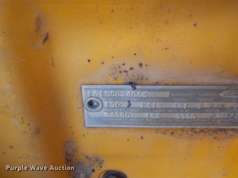 image for item DC8836 1967 Ford F600  flatbed truck