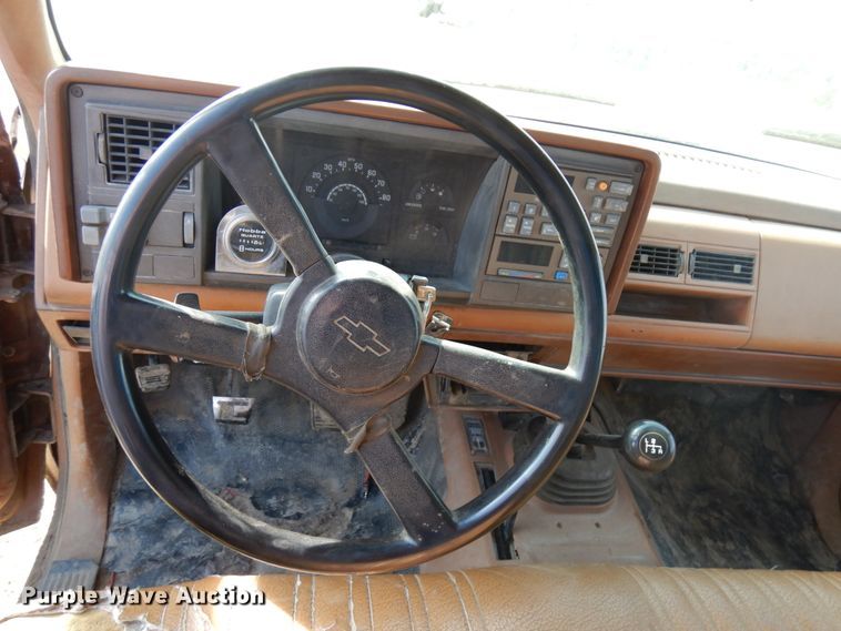 image for item DC8881 1990 Chevrolet K3500  flatbed pickup truck