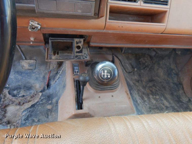 image for item DC8881 1990 Chevrolet K3500  flatbed pickup truck