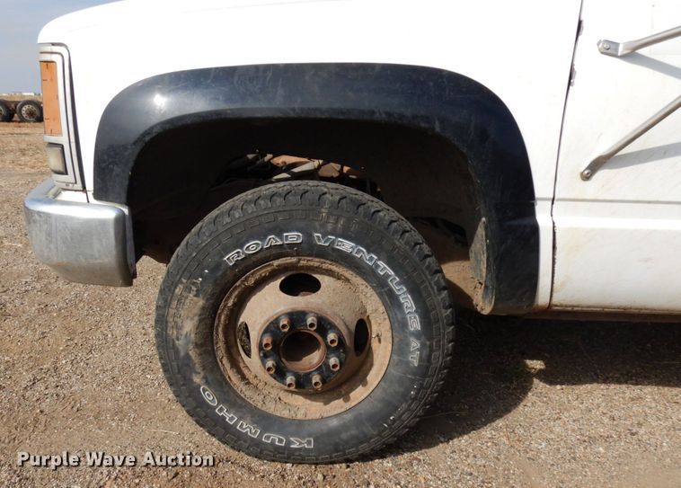 image for item DC8881 1990 Chevrolet K3500  flatbed pickup truck