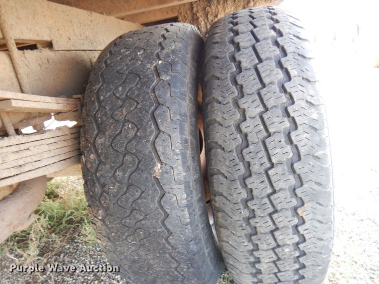 image for item DC8881 1990 Chevrolet K3500  flatbed pickup truck